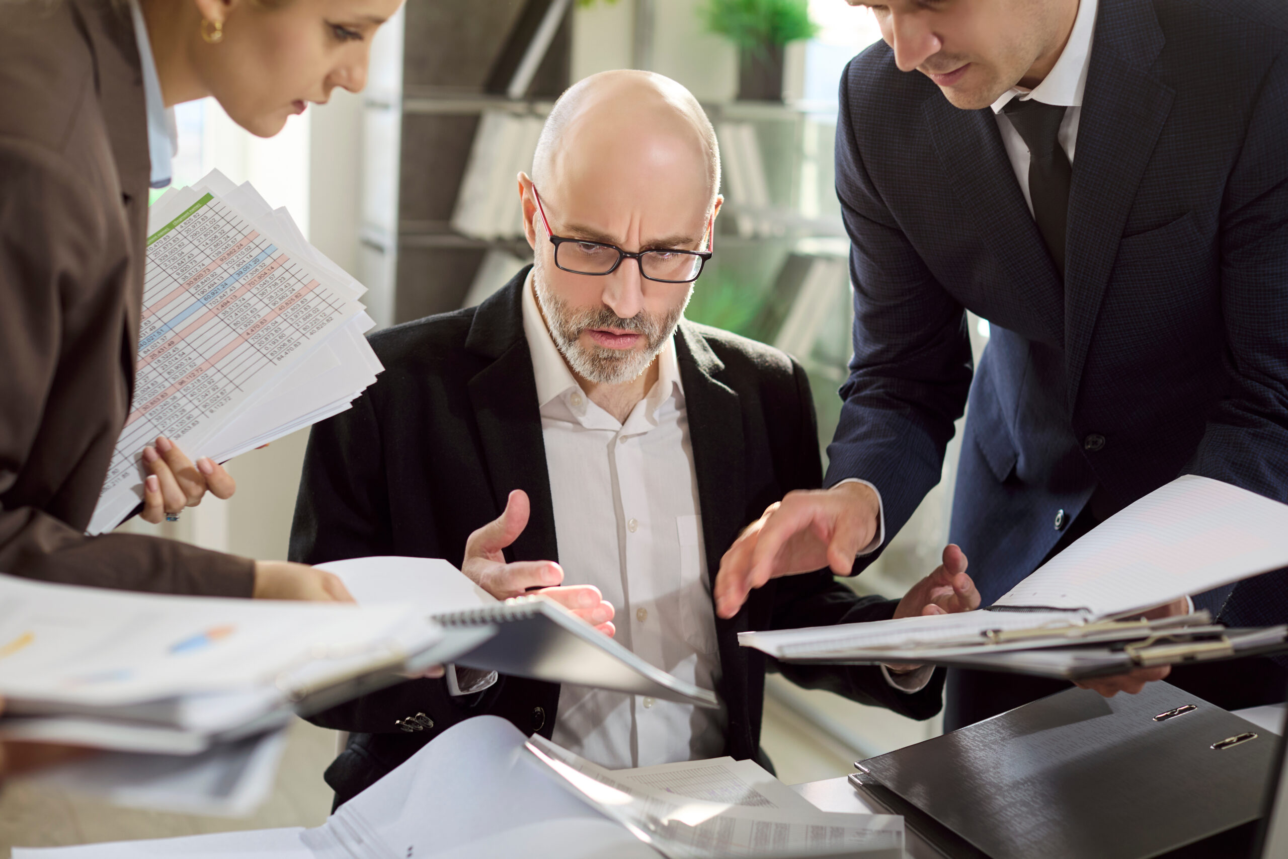 When Your Business Is Growing But You Feel Stuck: Decision Fatigue and Founder Bottlenecks